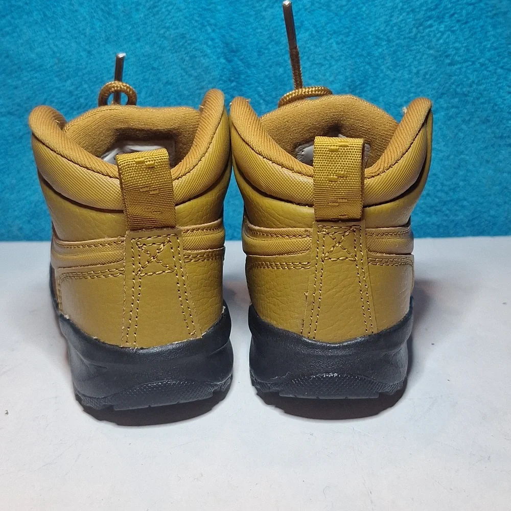 Nike Manoa Toddler Leather Sneaker Hiking Boot Tan Size 8C - Picture 5 of 7